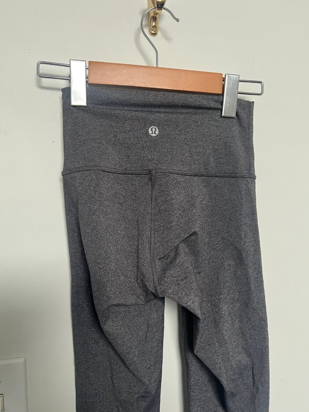 Lululemon Heather Grey Leggings Size 2 High Rise Minimalist - Picture 3 of 5